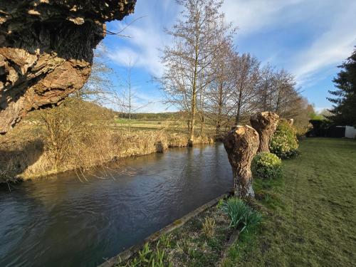 Maison Normande bord de rivière (Maison Normande bord de riviere) in Saint Denis Le Ferment