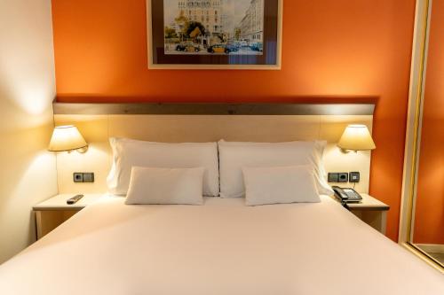 Sunotel Club Central - image 8