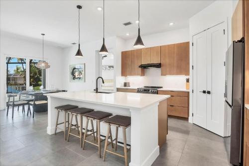 ELD509 Canalfront Vacation Home