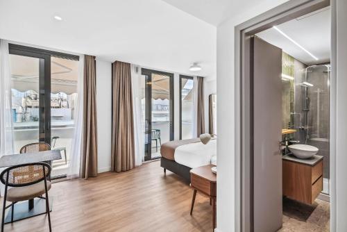 Limehome Piraeus Olive, Pireus