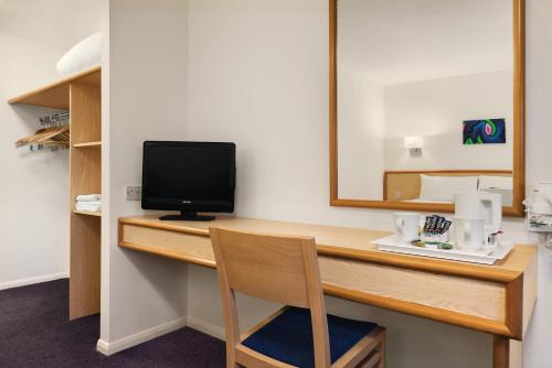 Days Inn Bridgend Cardiff - image 14