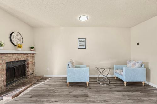 Peaceful and Quiet 4 Br house with Garage thumb 3