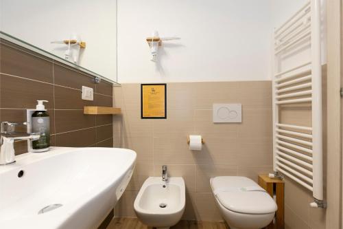 Double Room with Private Bathroom image 10