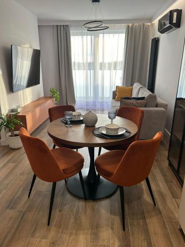 Luksusowy apartament z klimatyzacją i garażem podziemnym w centrum miasta
