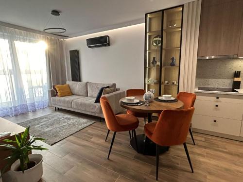 Luksusowy apartament z klimatyzacją i garażem podziemnym w centrum miasta