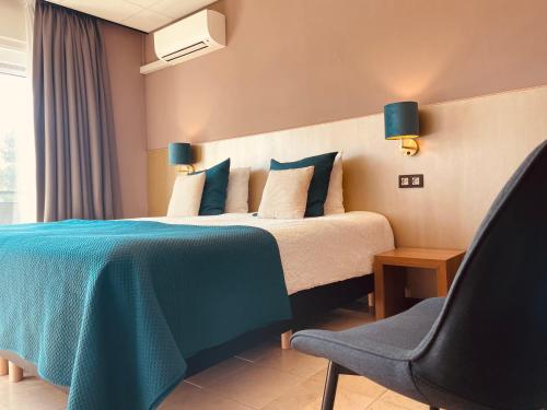 3 twin beds