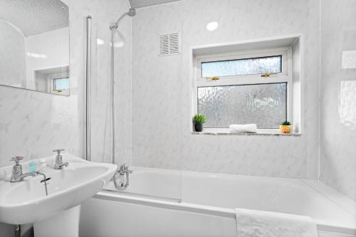 Modern Four Bed House - Parking - Garden - Netflix 802W, Birmingham (fotografie 7)