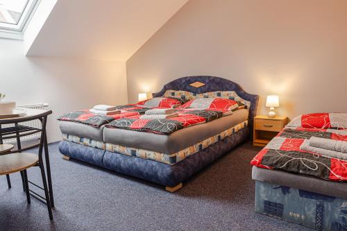 เตียงนอน, Penzion Ronox in เชสกา สกาลิซ