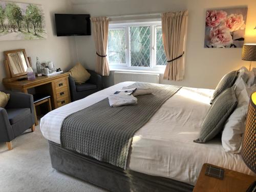Trumbles Gatwick B&B - image 9