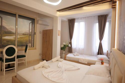 Golden Sleep Hostel in שקודר