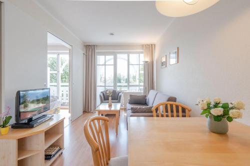 2-Zimmer-Ferienwohnung-in-Sellin-auf-Ruegen-direkt-an-der-Seeparkpromenade, Sellin (zdjęcie 3)