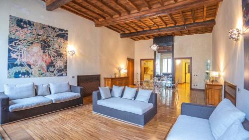 EasyTopStay - Piazza Venezia City View Charming Apt, Rzym