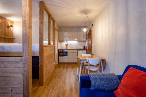 Le Cry - Cosy studio 2pax - Free Parking - 5mn City Center in เลอ ครี