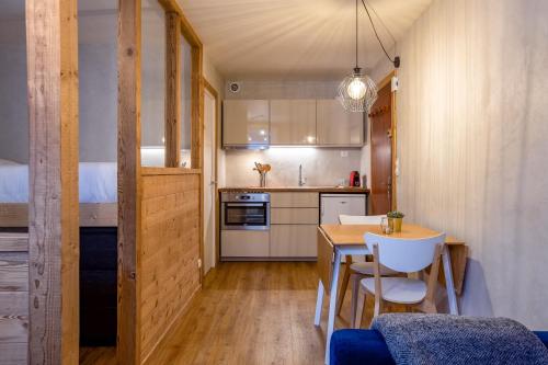 Le Cry - Cosy studio 2pax - Free Parking - 5mn City Center in لي كراي