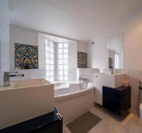 Triplex 120m2 avec Terrasse au centre Panier, Vieux Port, 2 SDB, option Parking, Marseille (fotografie 7)