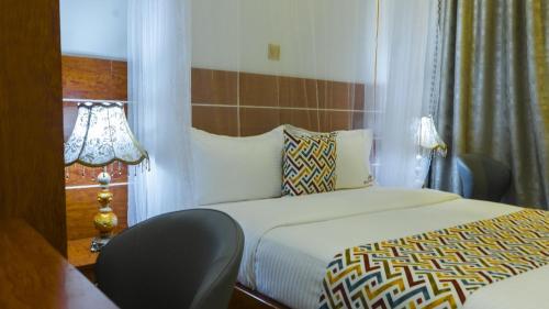 room detail thumbnail 0