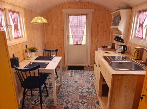 Viesnīcas āriene, Pipowagen 2 persoons Camping Lindershoeve Bergeijk in Bergeijk