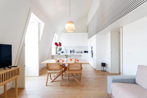 Luxury Apartment with Balcony in Downtown Lisbon, Lissabon