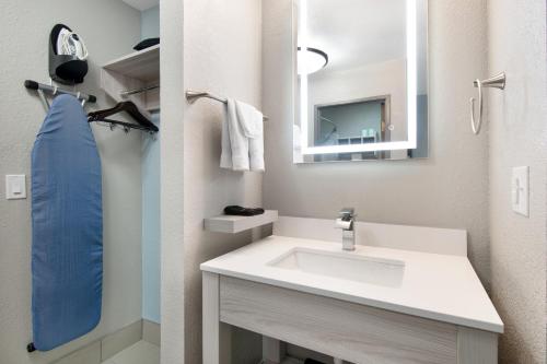 Coratel Inn & Suites Park city - image 14