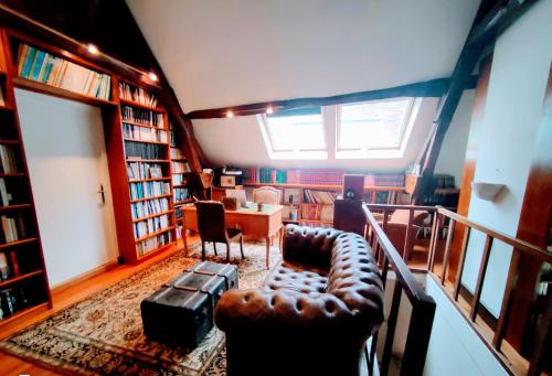 Közös társalgó / TV, Champs du Moulin - Séjour à Roffey (Champs du Moulin - Sejour a Roffey) in Vezinnes