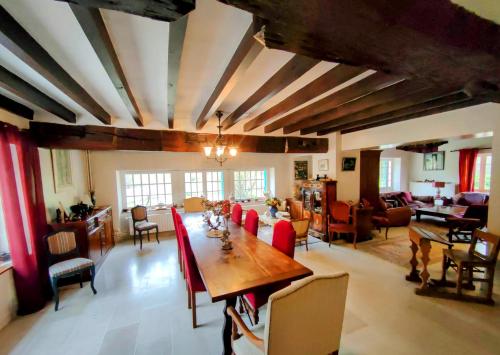 Létesítmények, Champs du Moulin - Séjour à Roffey (Champs du Moulin - Sejour a Roffey) in Vezinnes