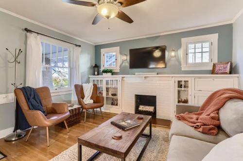 المرافق, Highlands Bungalow With A Back Yard And A Fire Pit in West Highland