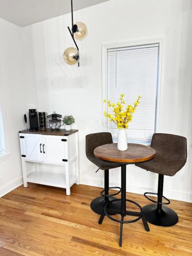 Mid-Century Comfort & Style in ฟิชท์เบริก (MA)