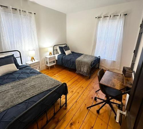 Mid-Century Comfort & Style in ฟิชท์เบริก (MA)