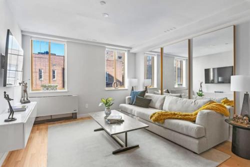 3BR Penthouse with Massive Private Rooftop, New York (photo 8)