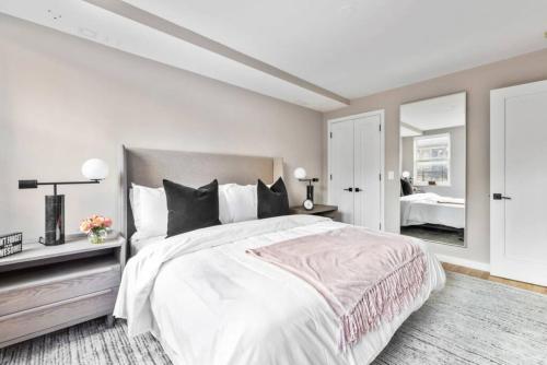3BR Penthouse Suite with Massive Private Rooftop, New York (photo 4)