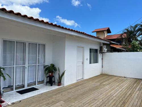 Brisa da Ilha - Estúdios ao lado do aeroporto (Brisa da Ilha - Estudios ao lado do aeroporto) near สนามบินนานาชาติเอร์ซิลิโอ ลูซ