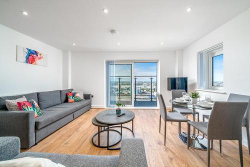 Exquisite 2bed Apt with Parking Near 02 Arena, London