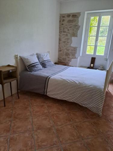 Large nature lodge in Montazeau