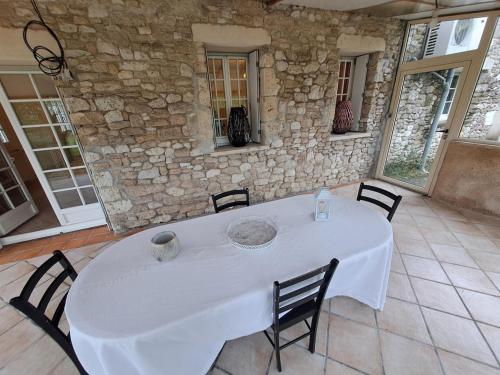 Large nature lodge in Montazeau