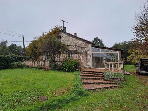 Large nature lodge in Montazeau