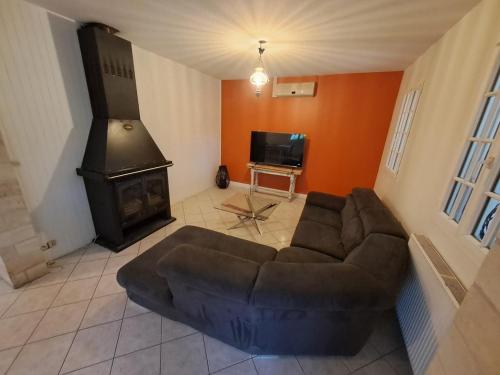 Large nature lodge in Montazeau