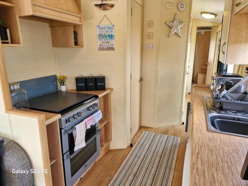 3-Bed Caravan - Sleeps 8 - Pool Onsite - PetsOK, Skegness (fotografie 9)