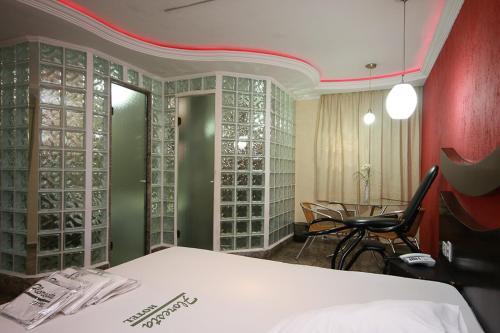 Floresta Tucuruvi (Adult Only)