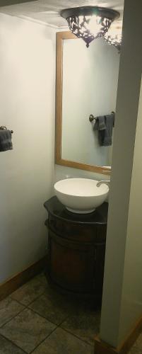 Lil Black Bear Inn - image 14