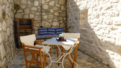 Iekārtas, To Portoni Guesthouse in Mikros Gialos