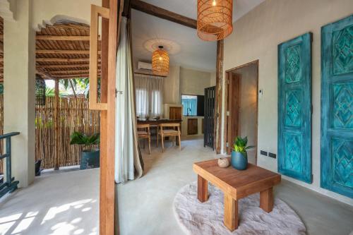 Charming 1-BD Island Retreat Surrounded by Tropical Nature and Serene Garden Views - 주방