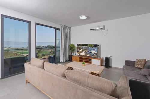 Levication Villa - Private Pool - Lakefront Migdal, Migdal (fotografie 8)