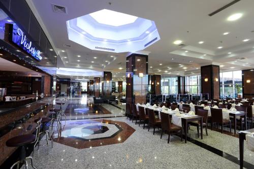 Eser Diamond Hotel Spa & Convention Center İstanbul - Tap to explore photos