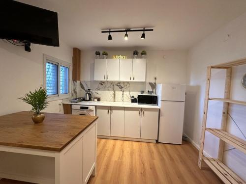 צימר יוקרתי ומפנק באשקלון - 5 דקות נסיעה מהים in Ashkelon