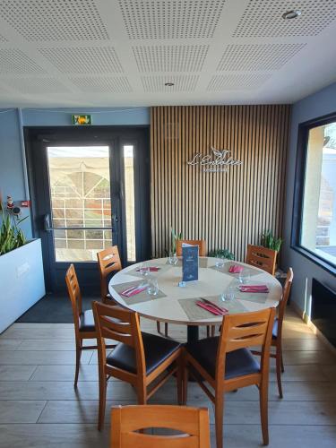 Ресторан, Comfort Hotel Paris Sud Viry Evry in Віри-Шатіллон