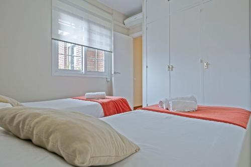 Sarria Attic - image 5