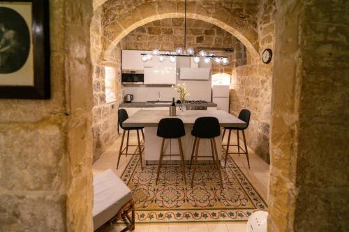 Bell & Beam - A Timeless Gozitan Stay in Victoria, Victoria (photo 8)