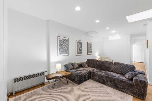105- 4BRs in the Heart of the East Village, New York (Foto 2)