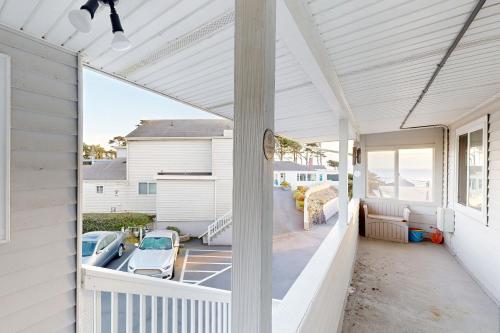Wycliff Beach Condo - image 8