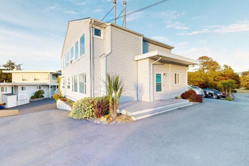 Wycliff Beach Condo - image 7